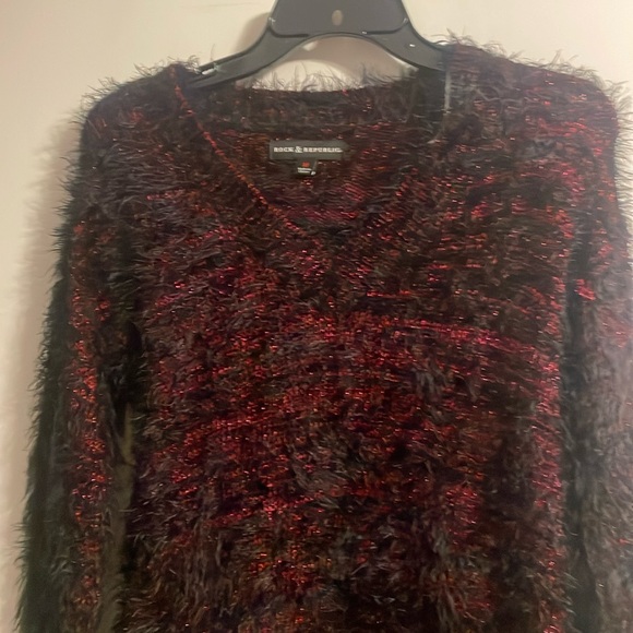 ⭐️Rock & Republic SUPERCOZY v-neck sweater 💕 RET.$95+! - Picture 4 of 8